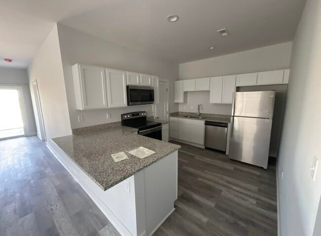 Building Photo - 5480 N Colburn Ct