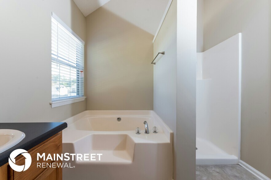 Building Photo - 530 Cherry Branch Ln