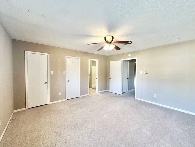 Building Photo - 10353 Briar Forest Dr