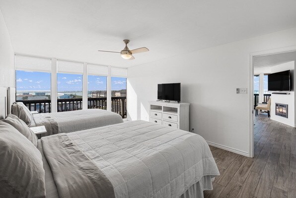 Building Photo - 15002 Windward Dr