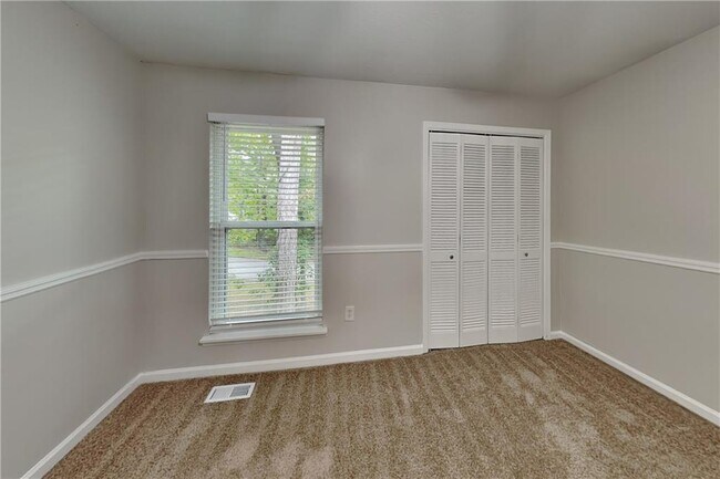 Building Photo - 6627 Windwood Cir