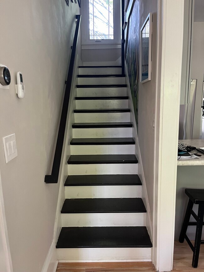 Building Photo - 4732 Harriet Ave