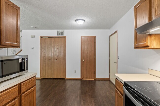 Building Photo - 13317 Zenith Ln