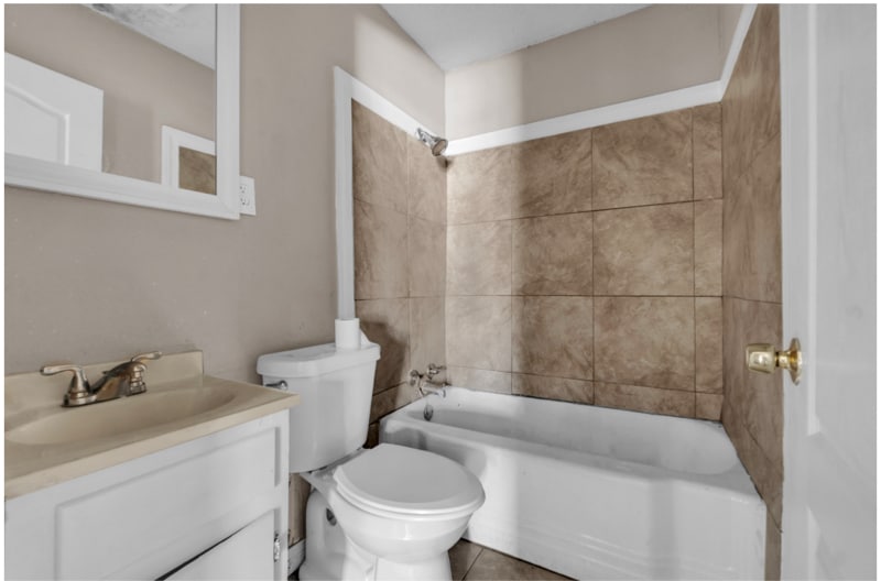 Building Photo - 769 Hilton St