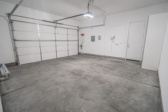 Building Photo - 28519 Moyer Ln