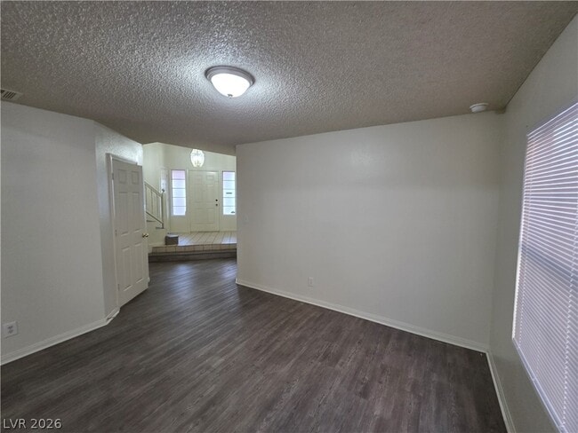 Building Photo - 6561 Avon Ct