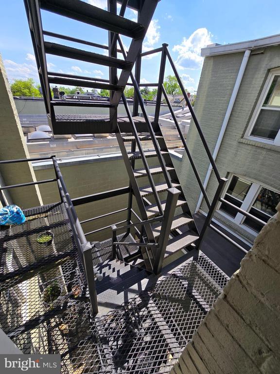Building Photo - 1352 Longfellow St NW