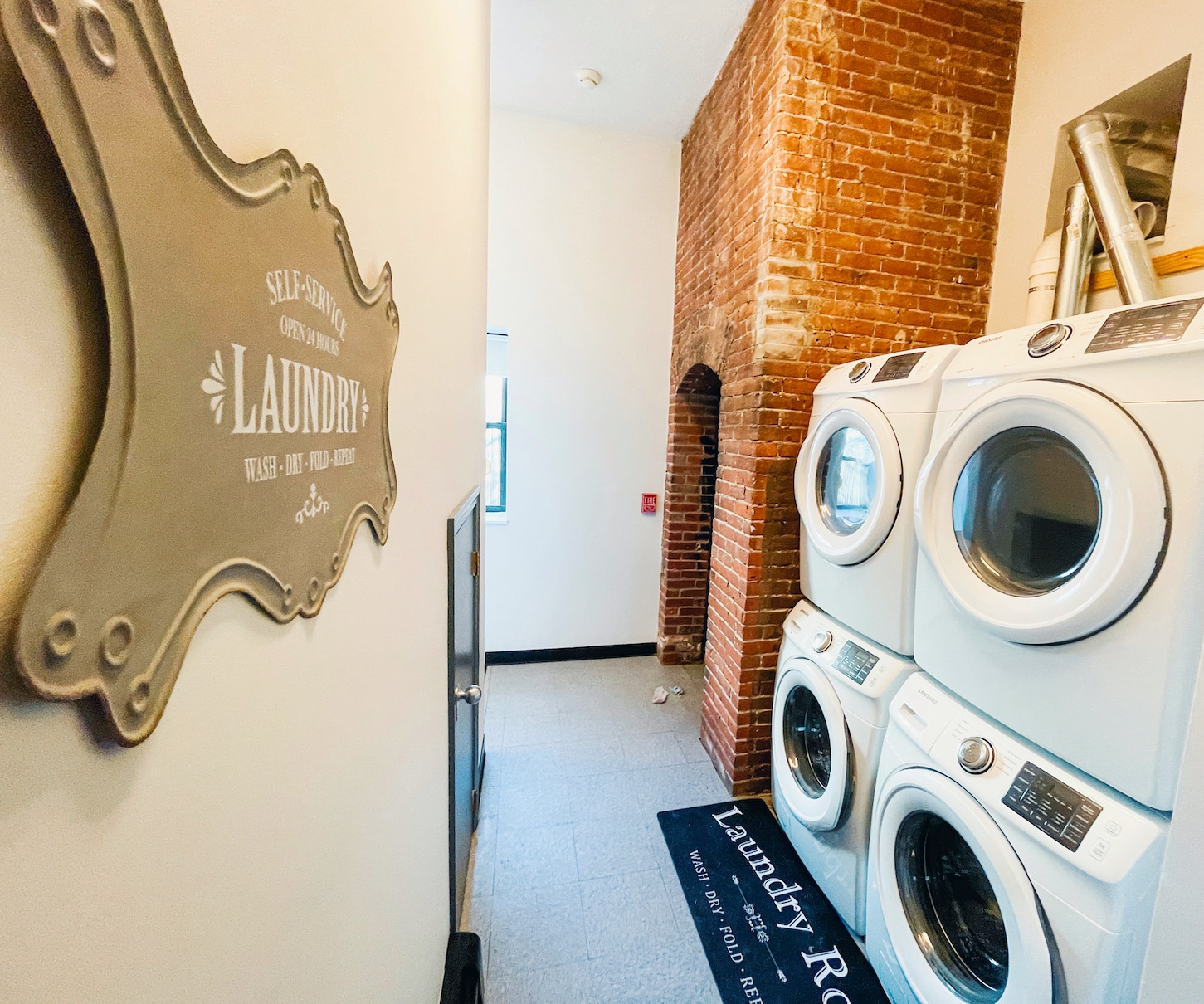 Building Photo - 444 Western Ave