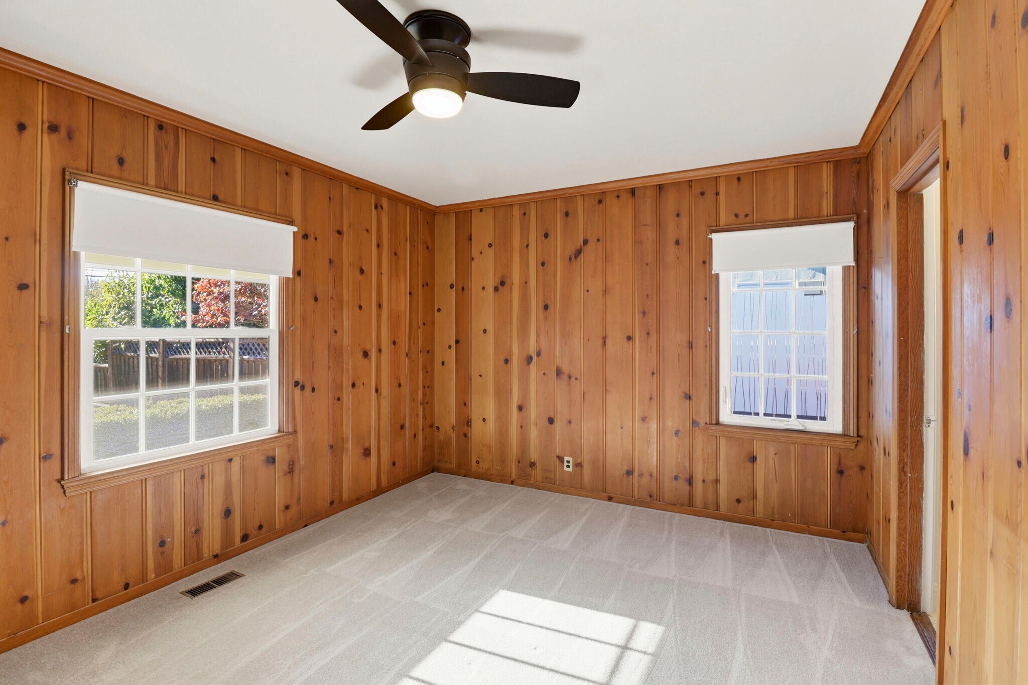 Building Photo - 740 Laurel Ave