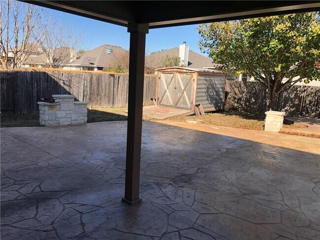 Building Photo - 227 Mossy Rock Dr