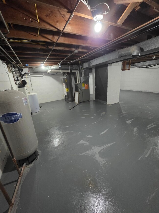 Building Photo - 4465 N 147th St