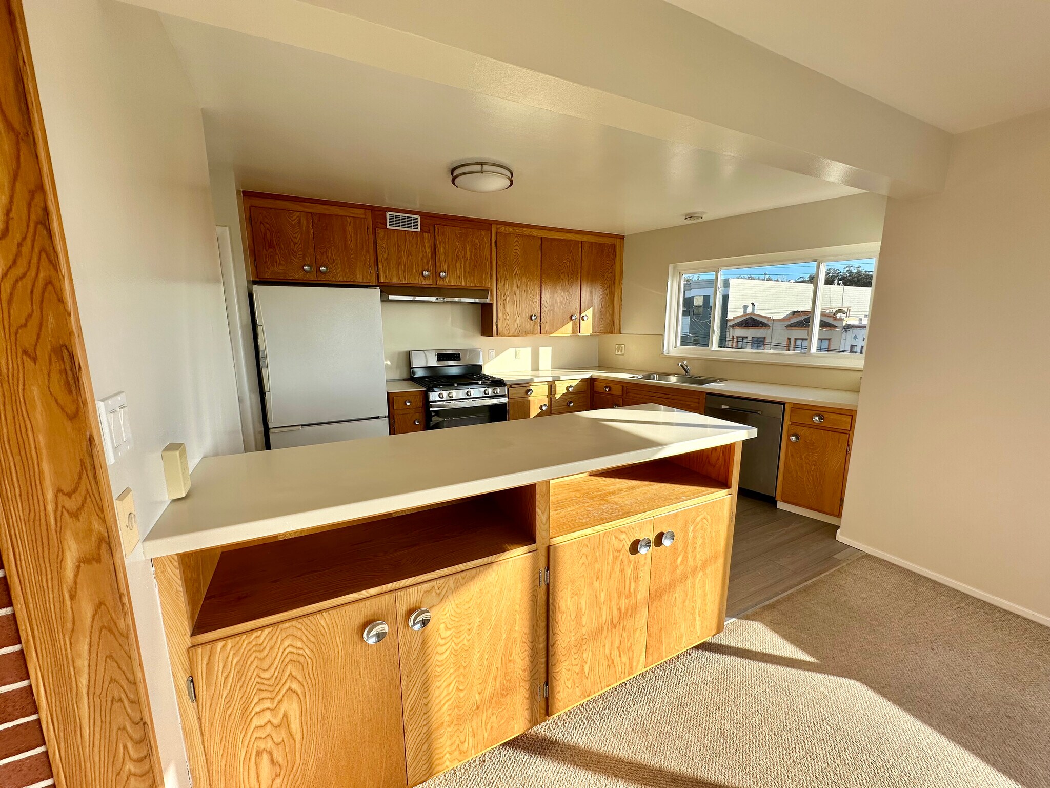 Building Photo - 2598 24th Ave