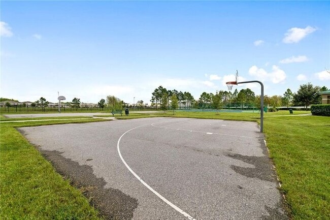 Building Photo - Timber Isle 4 bedroom home 2 bath home on a corner lot with New Kitchen Appliances!