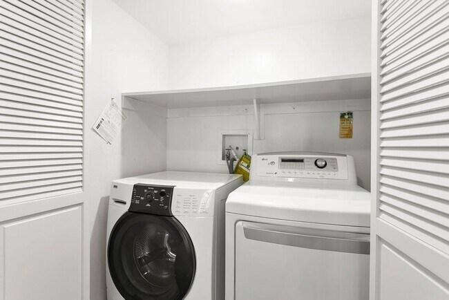 Building Photo - Updated 3 Bedroom Detached Home in Glenwoo...