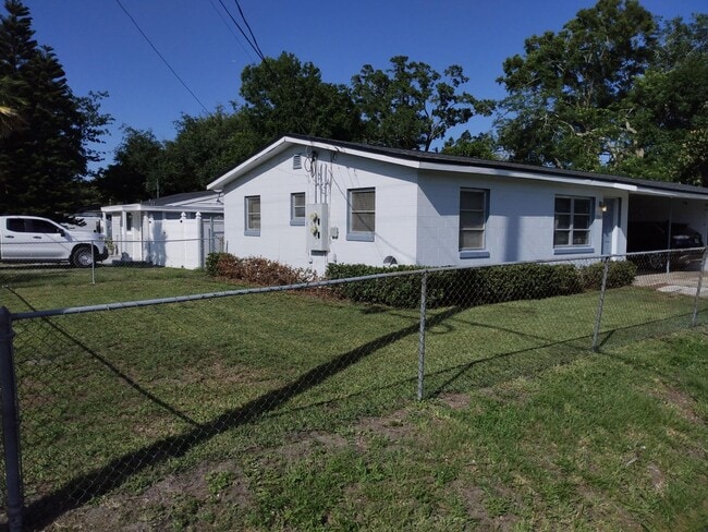 Building Photo - Two Bedroom