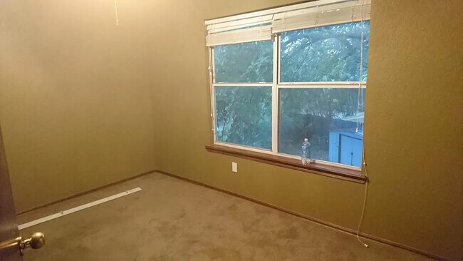 Building Photo - 3900 Goshawk Cir