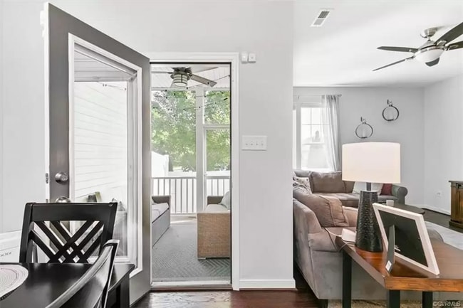 Building Photo - 8088 Bisbrooke Ct
