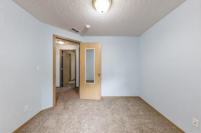 Building Photo - Charming 3 bedroom home