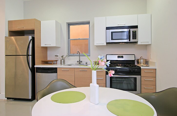 Building Photo - 2216 Main St