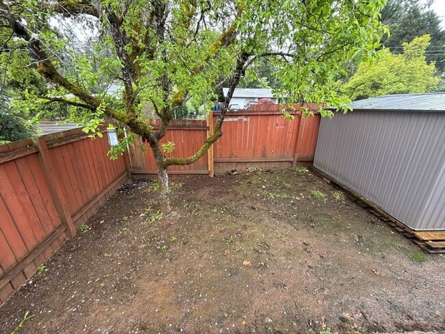 Building Photo - 465 Madrona Ave SE