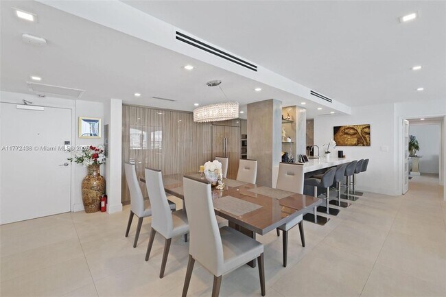 Building Photo - 5401 Collins Ave