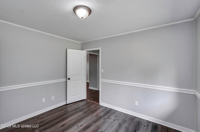 Building Photo - 823 Dunton Rd