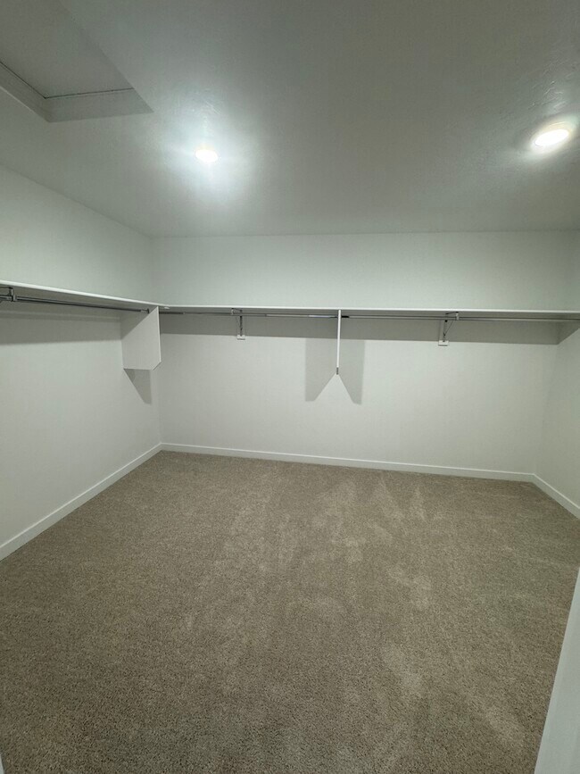 Building Photo - 6612 W Windshear St