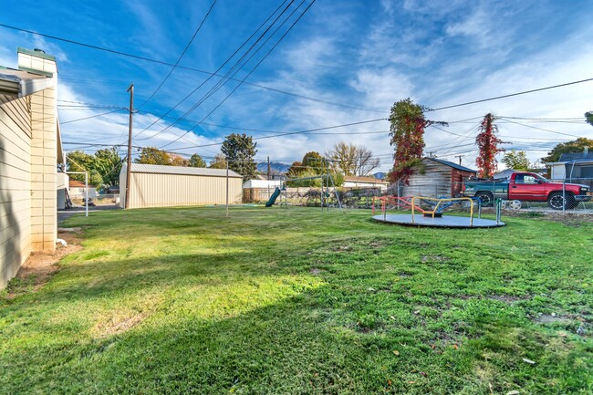 Building Photo - 450 N 500 E