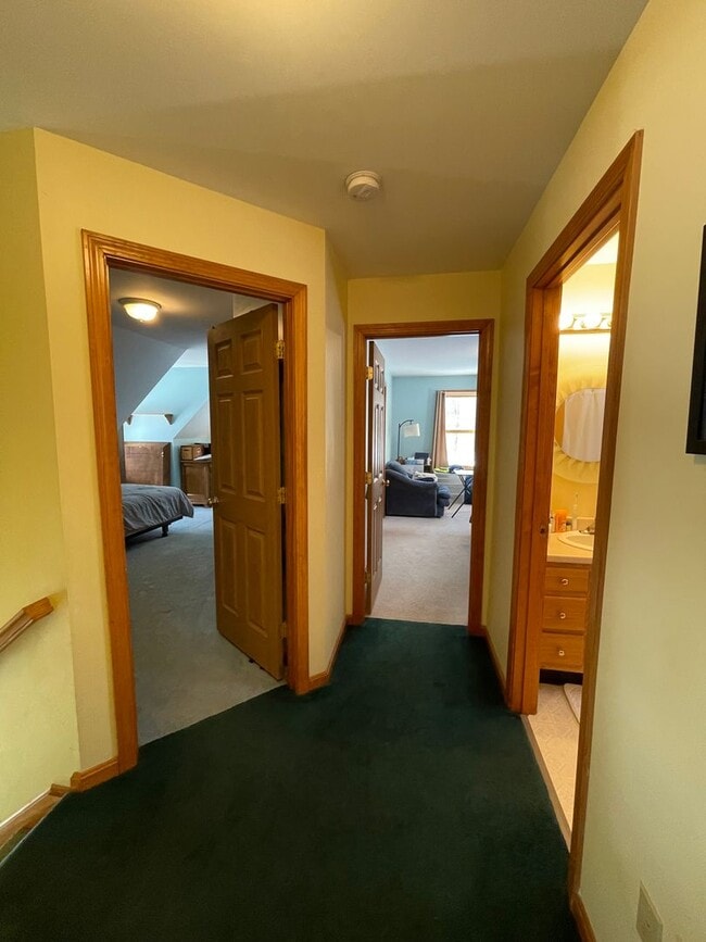 Building Photo - Price reduction!! A beautiful 3 bedroom 2....
