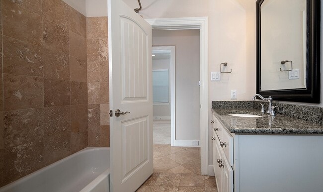 Building Photo - 190 W Breezy Way