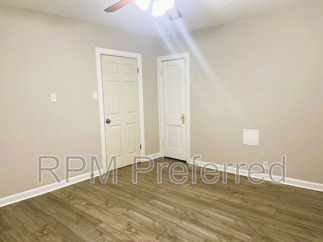 Building Photo - 5519 Sherman St