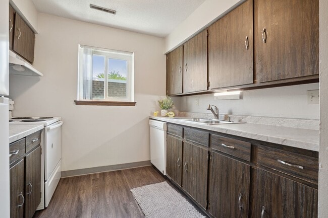 Interior Photo - Lantern Square Condominiums