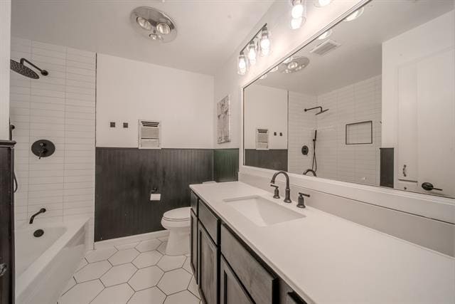 Building Photo - 807 Eastcliff Dr
