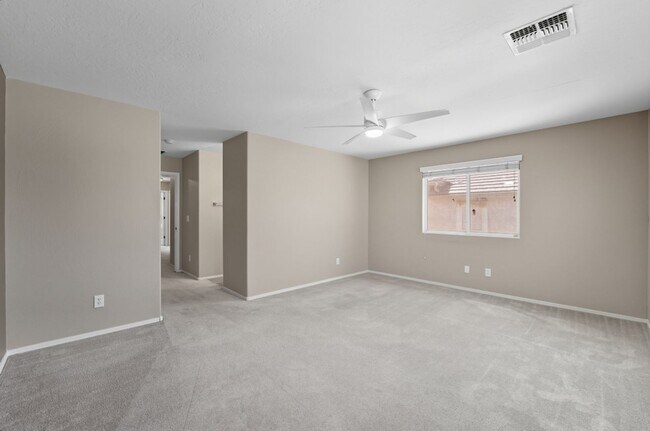 Building Photo - Stunning 3-bedroom, 2.5-bathroom home in t...