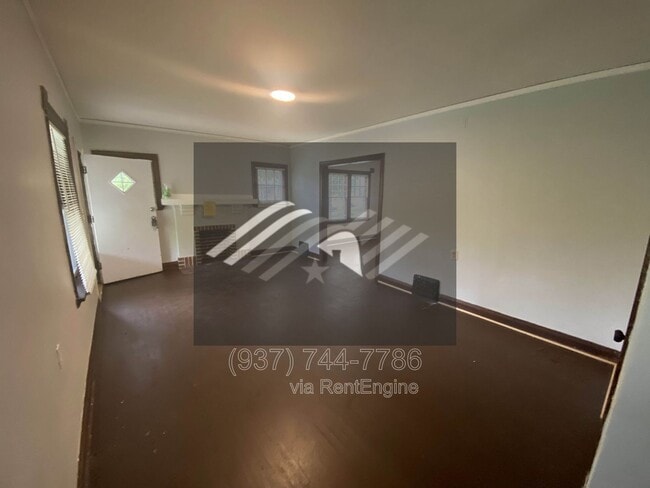 Building Photo - 500 W Parkwood Dr