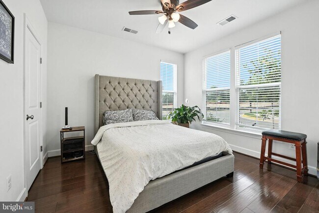 Building Photo - 610 Watermans Dr