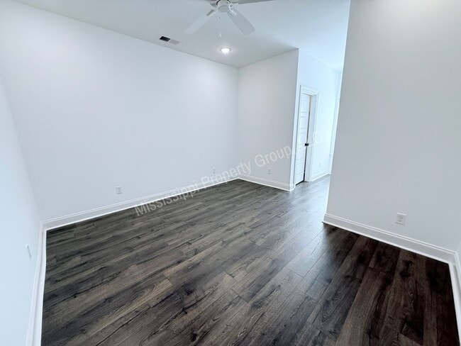 Building Photo - 4BR/4.5BA For Rent