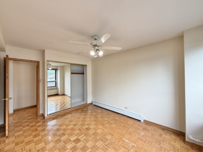 Building Photo - 4180 N Marine Dr