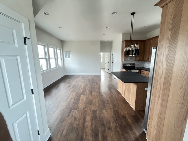 Hardwood Floors - 2101 Grantland Ave