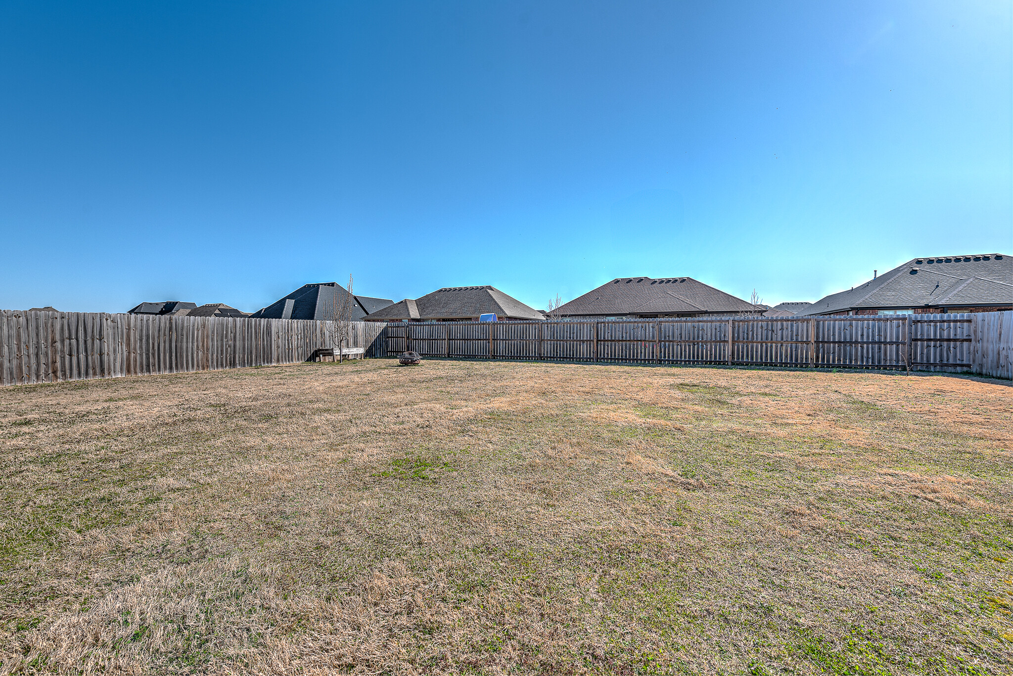 Spacious backyard - 1871 Sunrise Cir