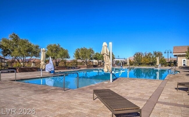 Building Photo - Spacious Henderson Townhome with Balconies and Resort Amenities