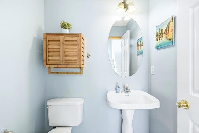 Building Photo - 10514 8th Ave N