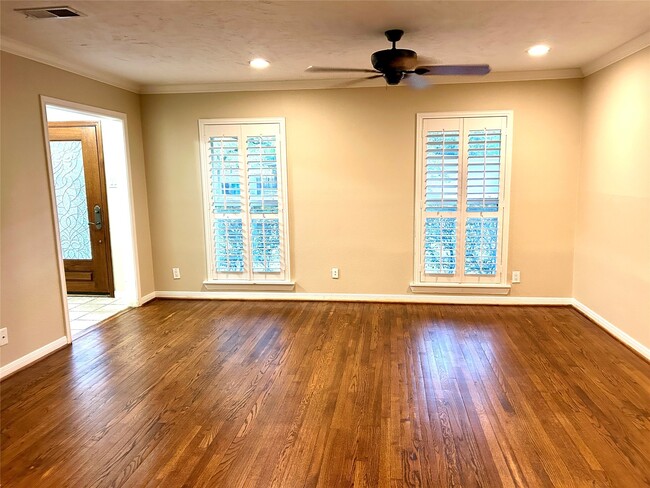 Building Photo - 5022 Darnell St