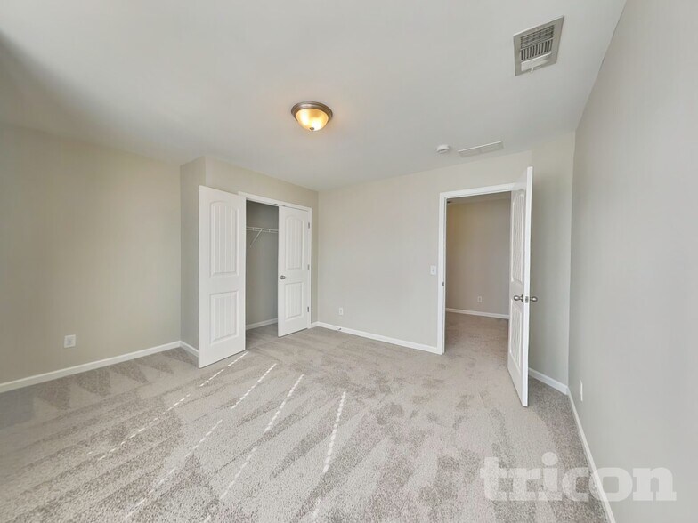 Building Photo - 703 Bench Ln