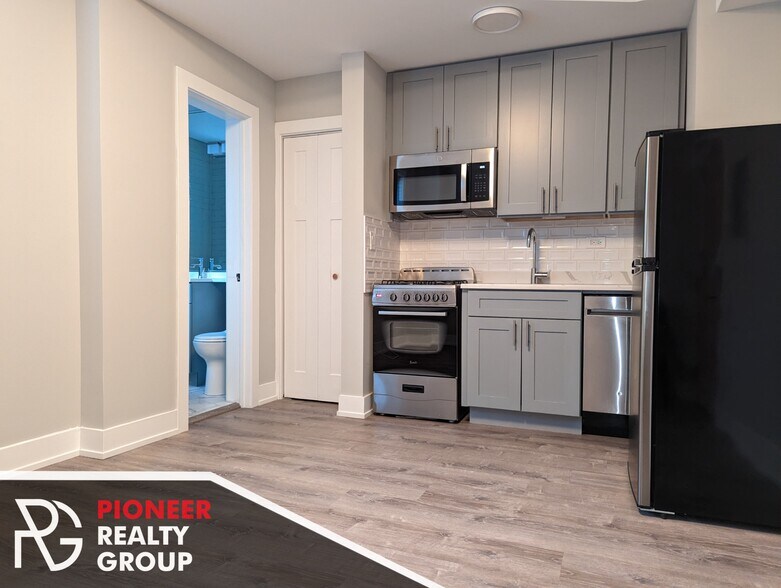 Building Photo - 501 W Belmont Ave