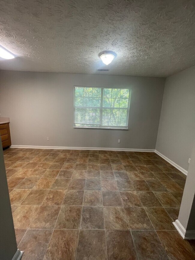 Building Photo - 1215 Overton Ln