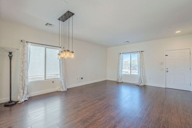 Building Photo - Pending/ Rented - Sahuarita Beauty!