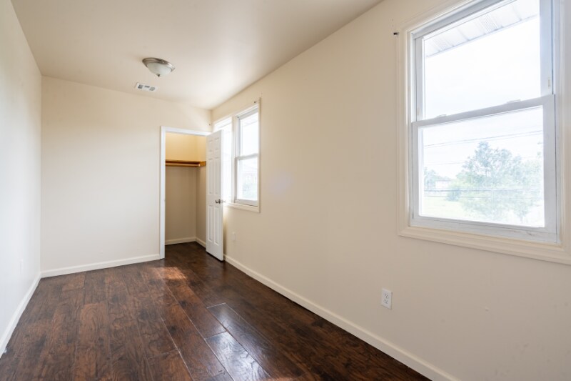 Building Photo - 467 Hawthorne Ave