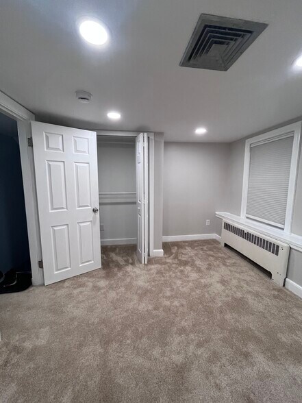 2nd Fl - 1st Bedroom - 48 Aberdeen Rd