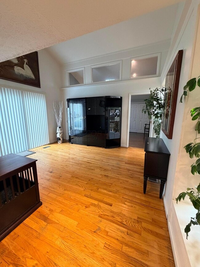 Building Photo - 8226 Glencree Pl